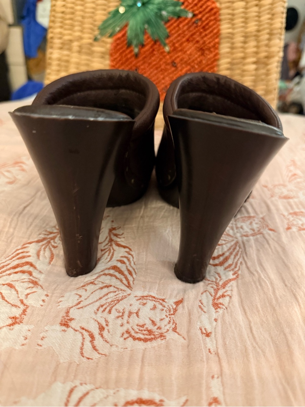 Vintage Y2K Women's Brown Studded Leather Mule Heels Clogs Boho Festival 2000s - Picture 5 of 9